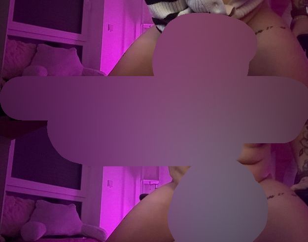 s*xyJanaHot Porno Video: dil*o Ritt auf dem Drehstuhl